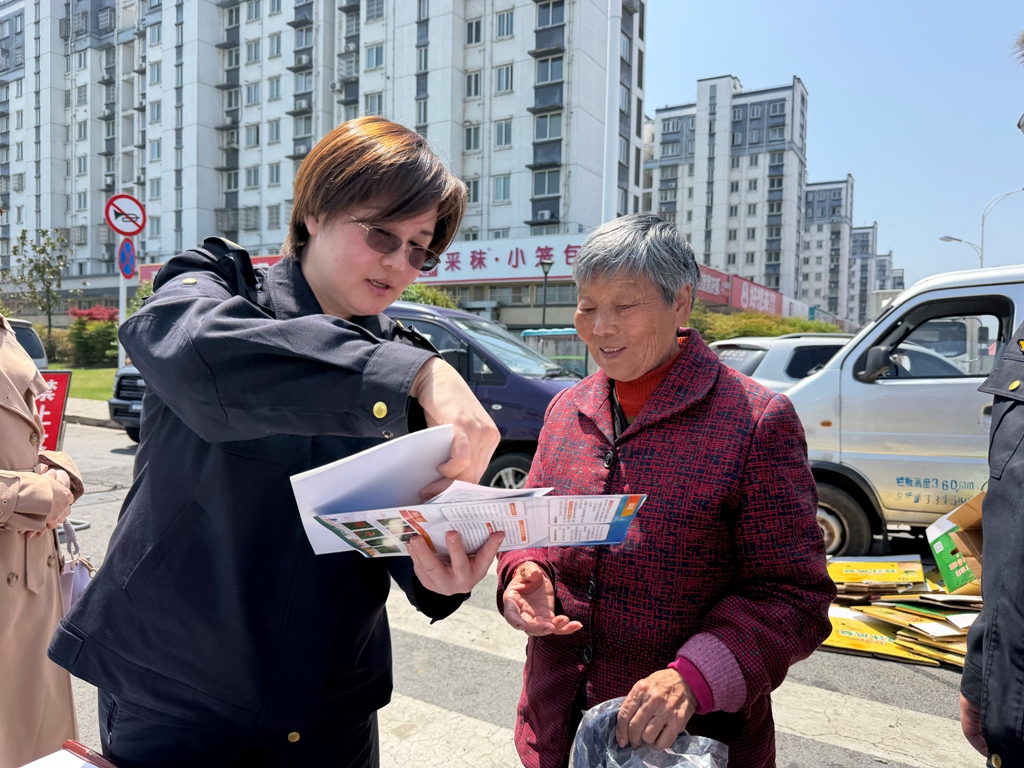 “法律护农进万家”普法宣传走进金坛指前镇
